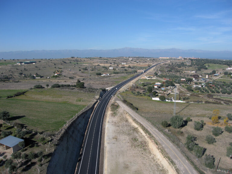 Desmonte carretera a Oropesa CM4100 - Junta de Comunidades de Castilla la Mancha - Toledo
