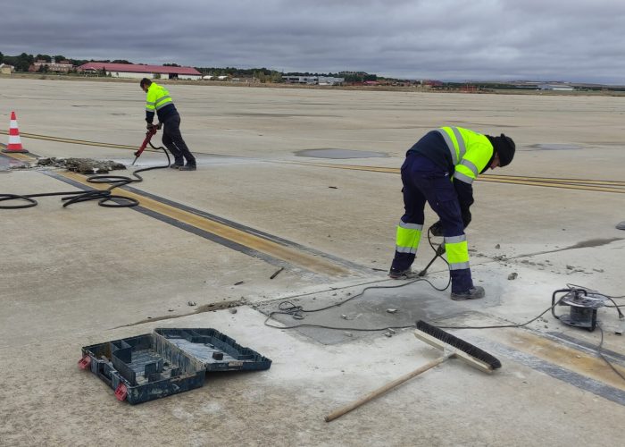 Reparaciones losas aeropuerto BA Torrejón de Ardoz - Mº Defensa