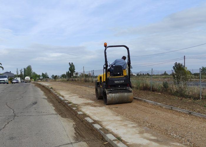 Compactado subbase zahorra CarrilBici FaseI - Ayto.Serranillos del Valle - Madrid