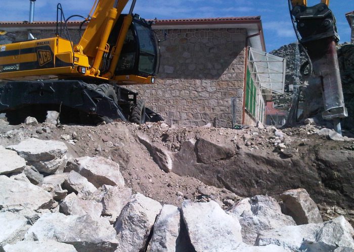 Demolición granito Ampliación colegio - CAM Consej.Educación - Valdemanco