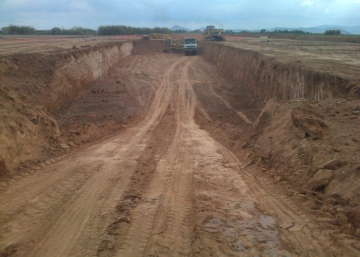 Excavación balsas de decantación 1ª EDAR Kelâa des Sraghna - ONEE MAROC