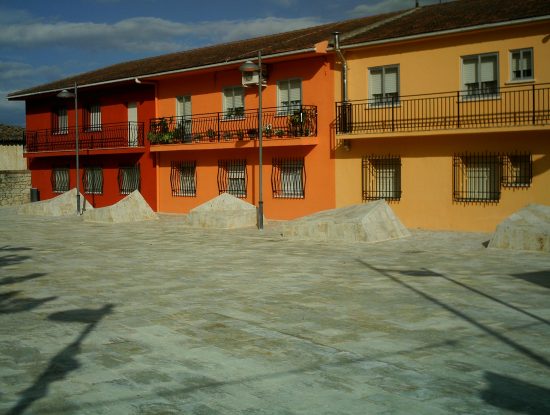 Plaza de la Constitución Patones de Abajo- CAM MAyOT