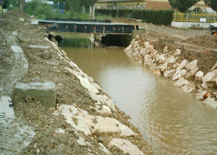 Puente sobre arroyo Camarmilla - Ayto.Camarma de Estruelas - Madrid