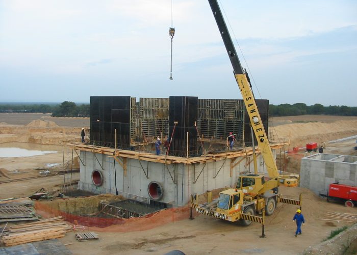 Tanque reparto agua Presa sobre el río Adaja - Aguas del Duero - Ávila